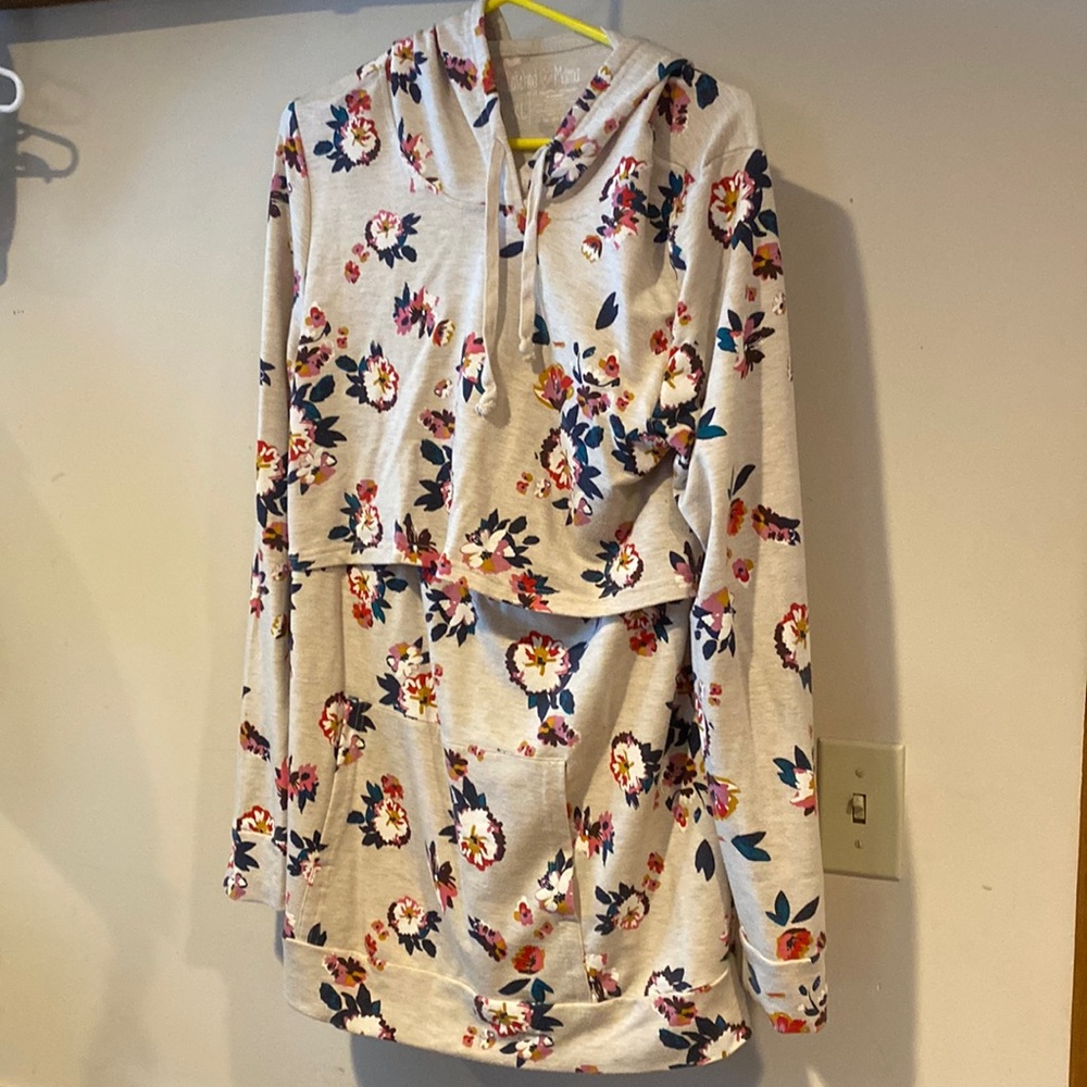 Latched Mama floral hoody nursing access